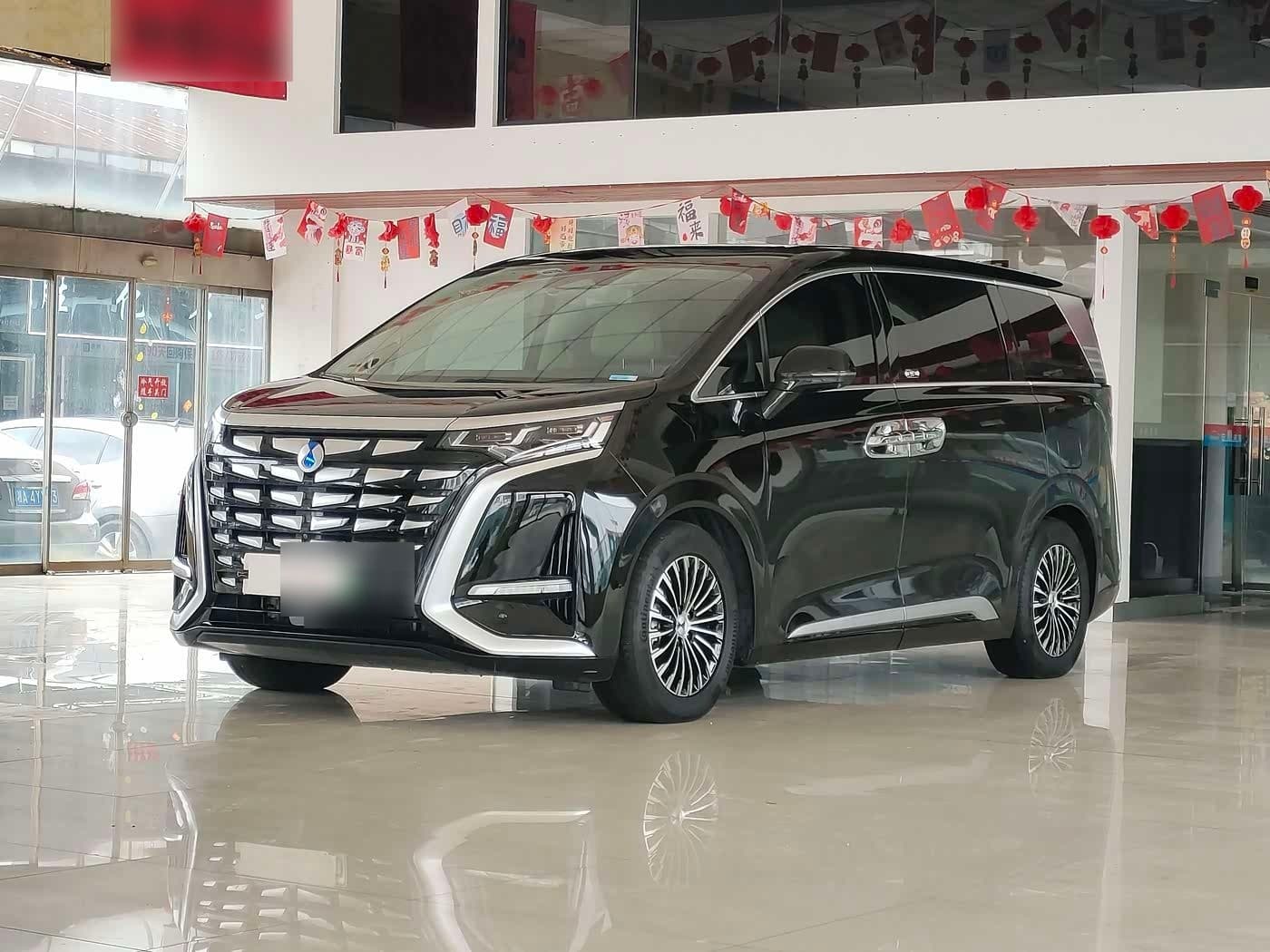 2024 Denza D9 front exterior