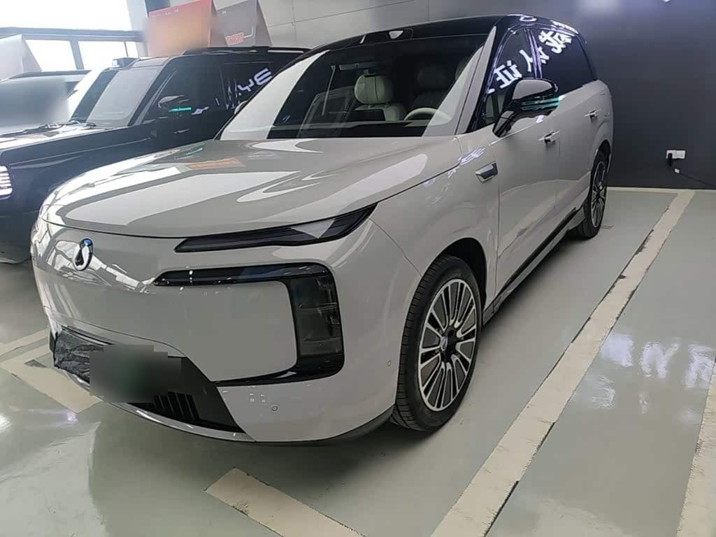 2025 Denza N8L front exterior