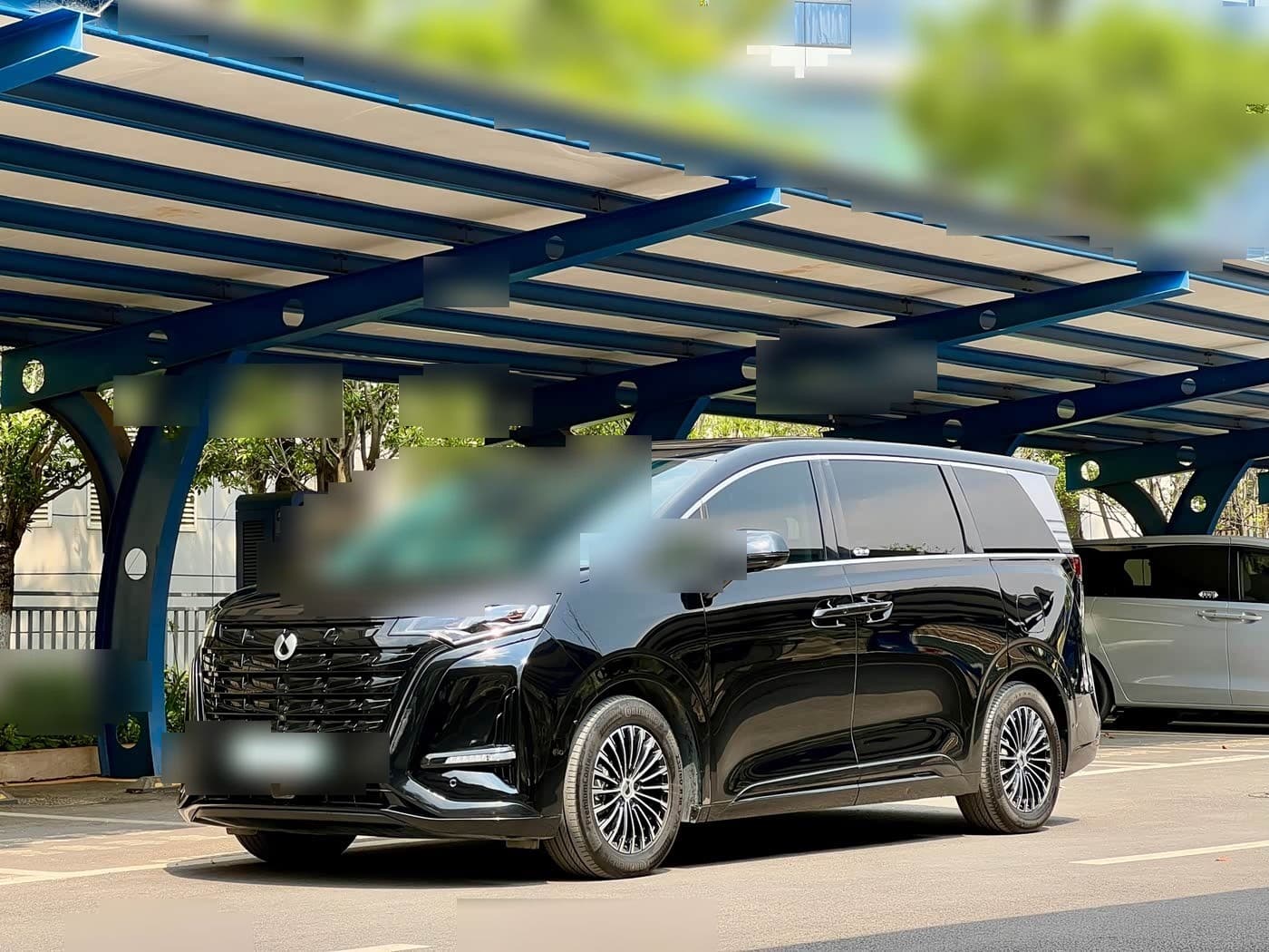 2024 Denza D9 front exterior