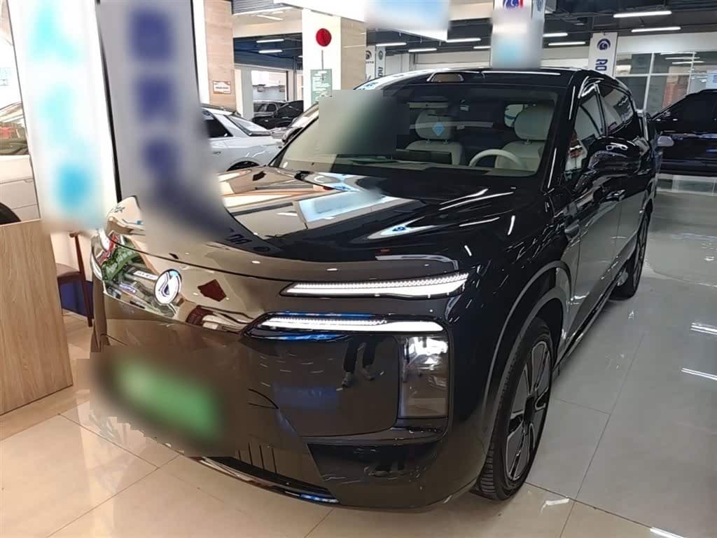 2025 Denza N8L front exterior
