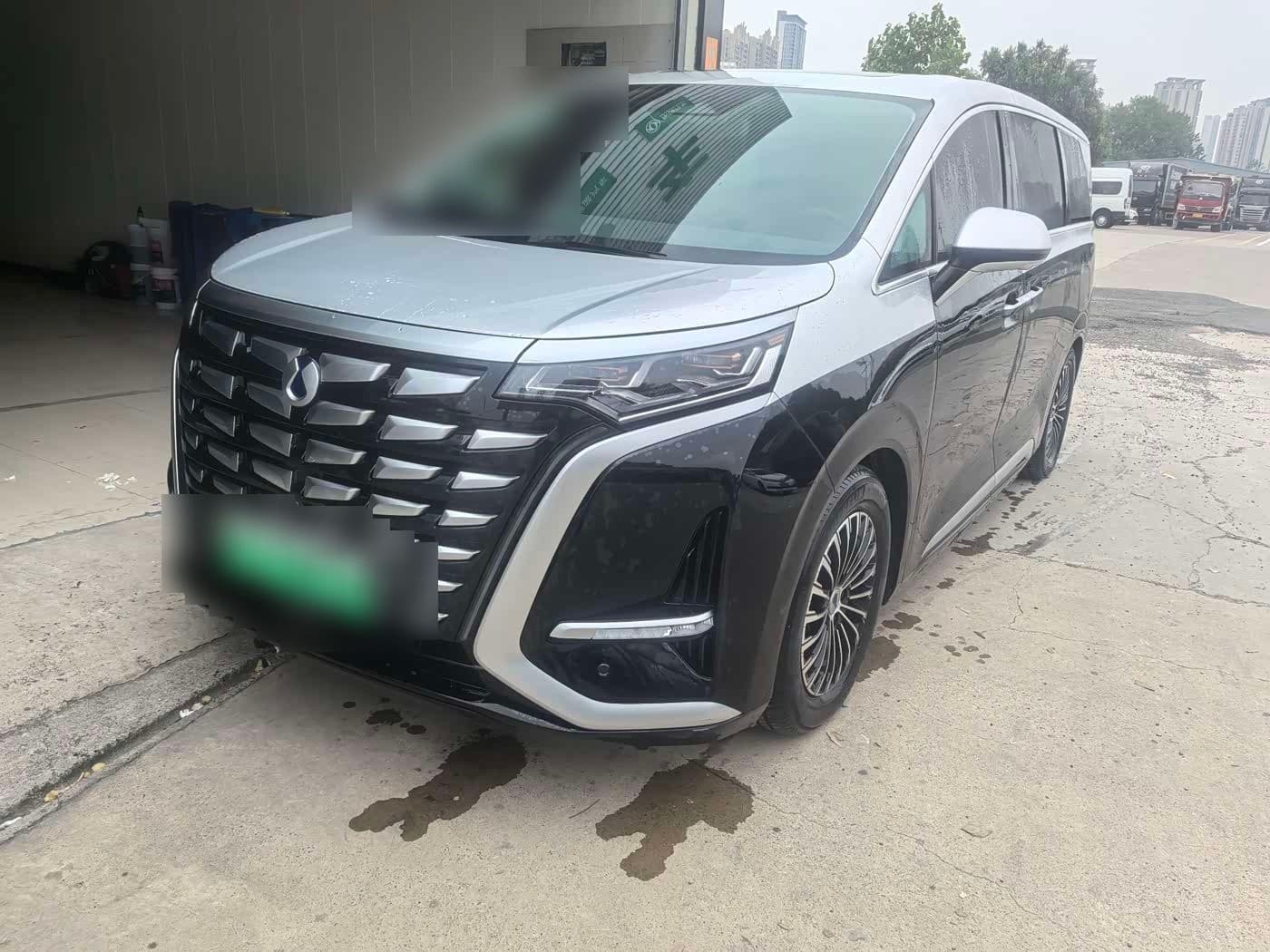 2024 Denza D9 front exterior