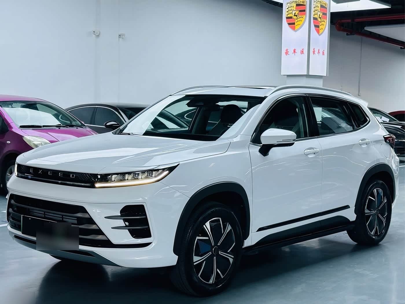 2023 Exeed Chasing Wind C-DM front exterior