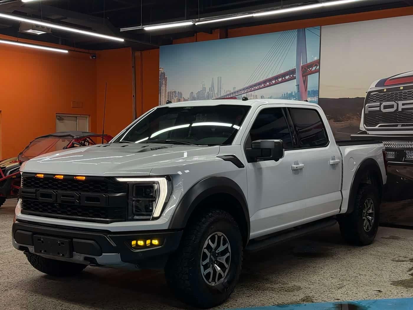 2023 Ford F-150 Raptor front exterior