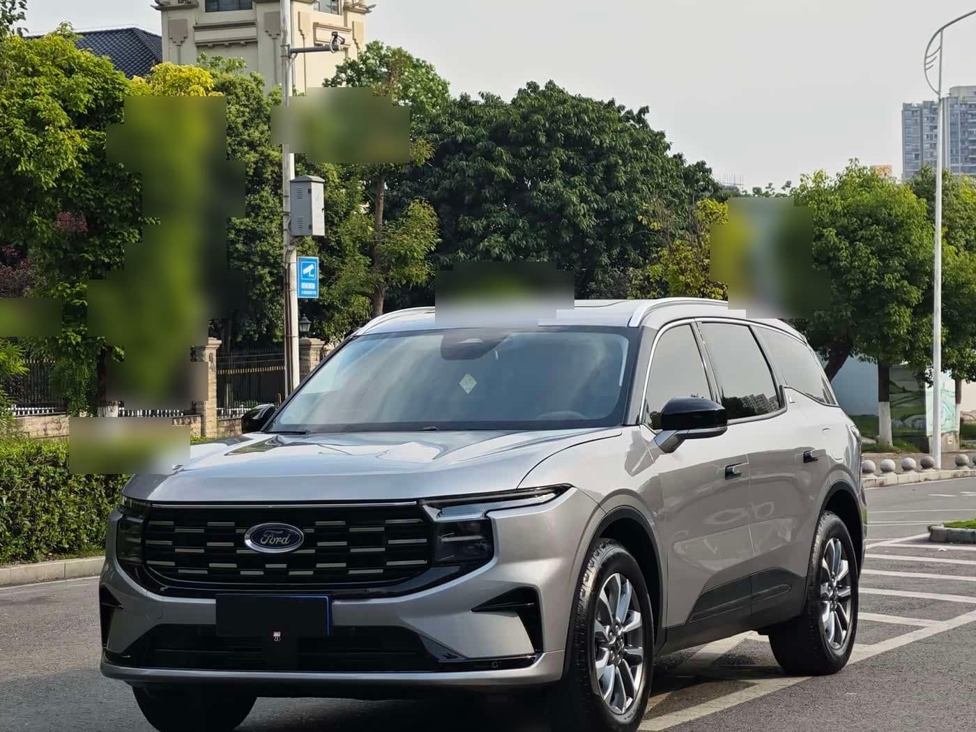 2023 Ford Edge front exterior