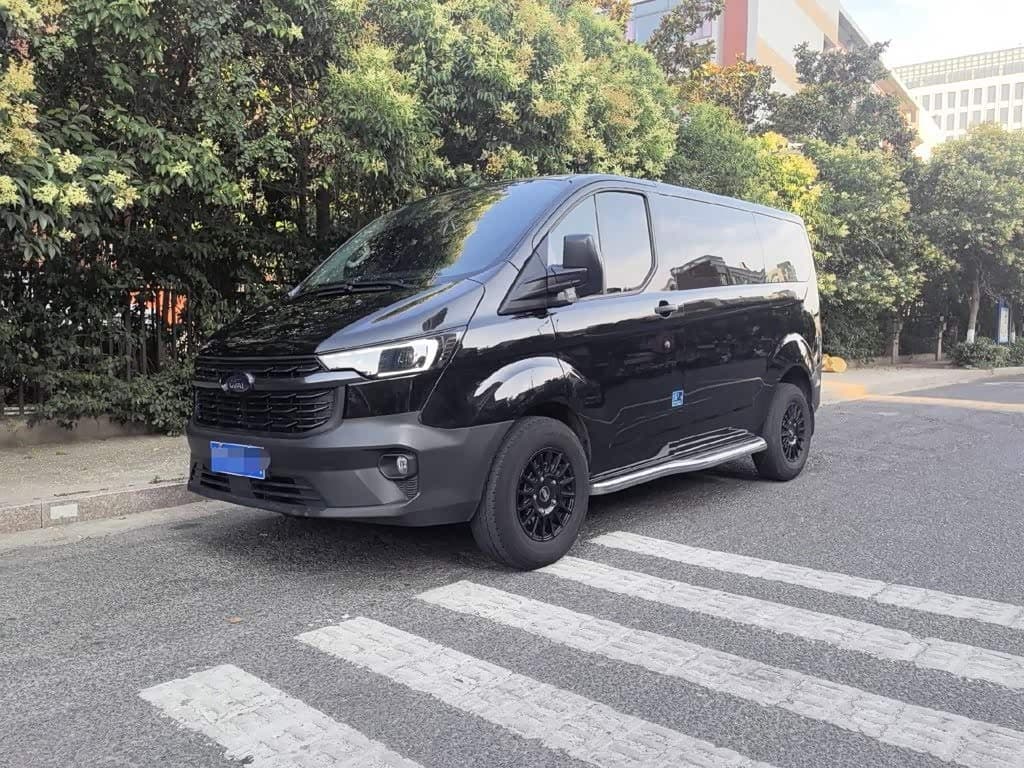 2023 Ford Transit front exterior