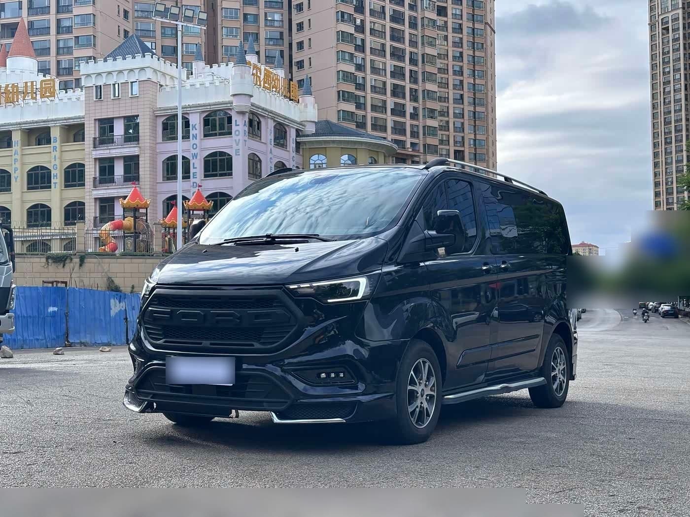 2023 Ford Tourneo