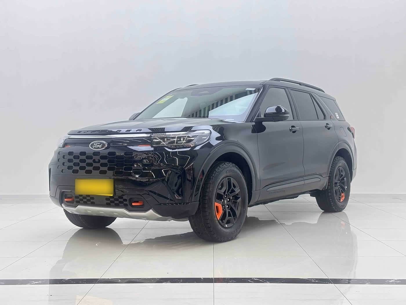 2025 Ford Explorer front exterior