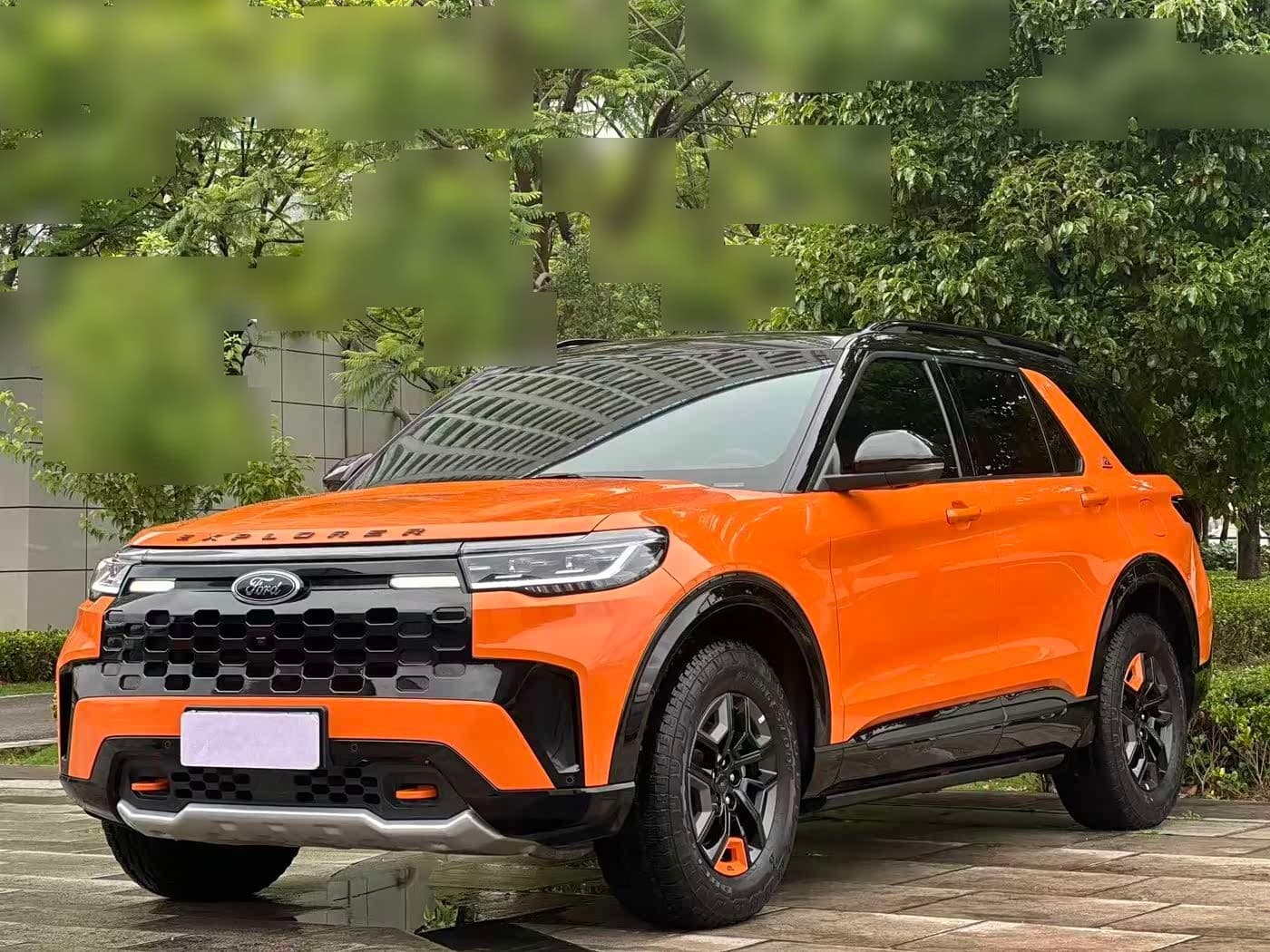 2024 Ford Explorer front exterior