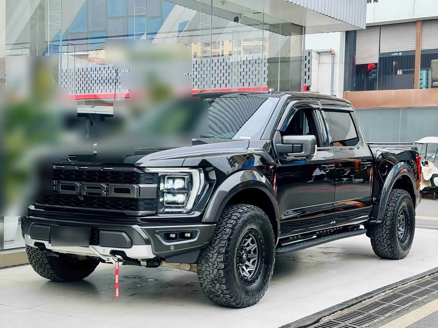 2023 Ford F-150 Raptor front exterior