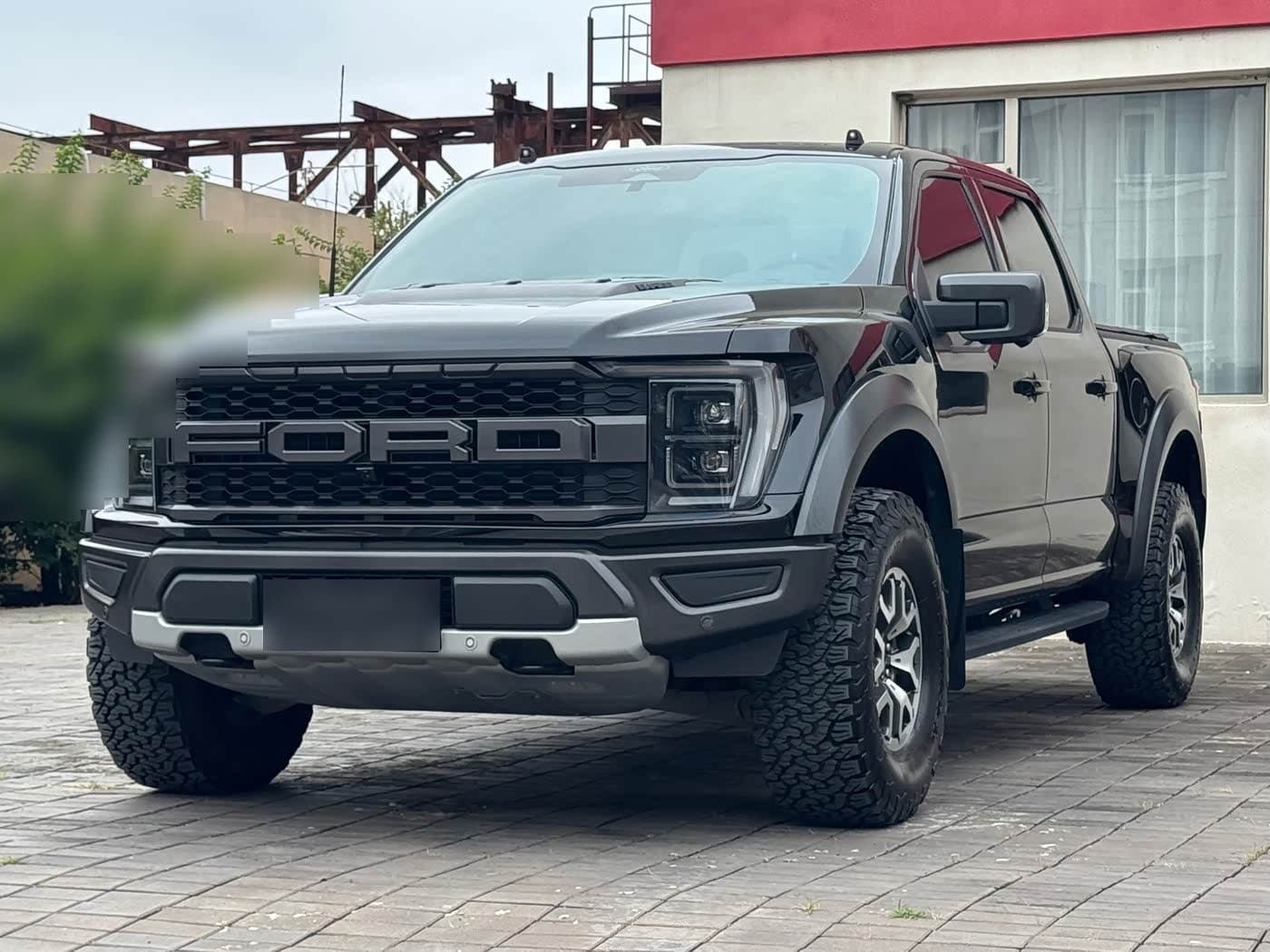 2023 Ford F-150 Raptor front exterior