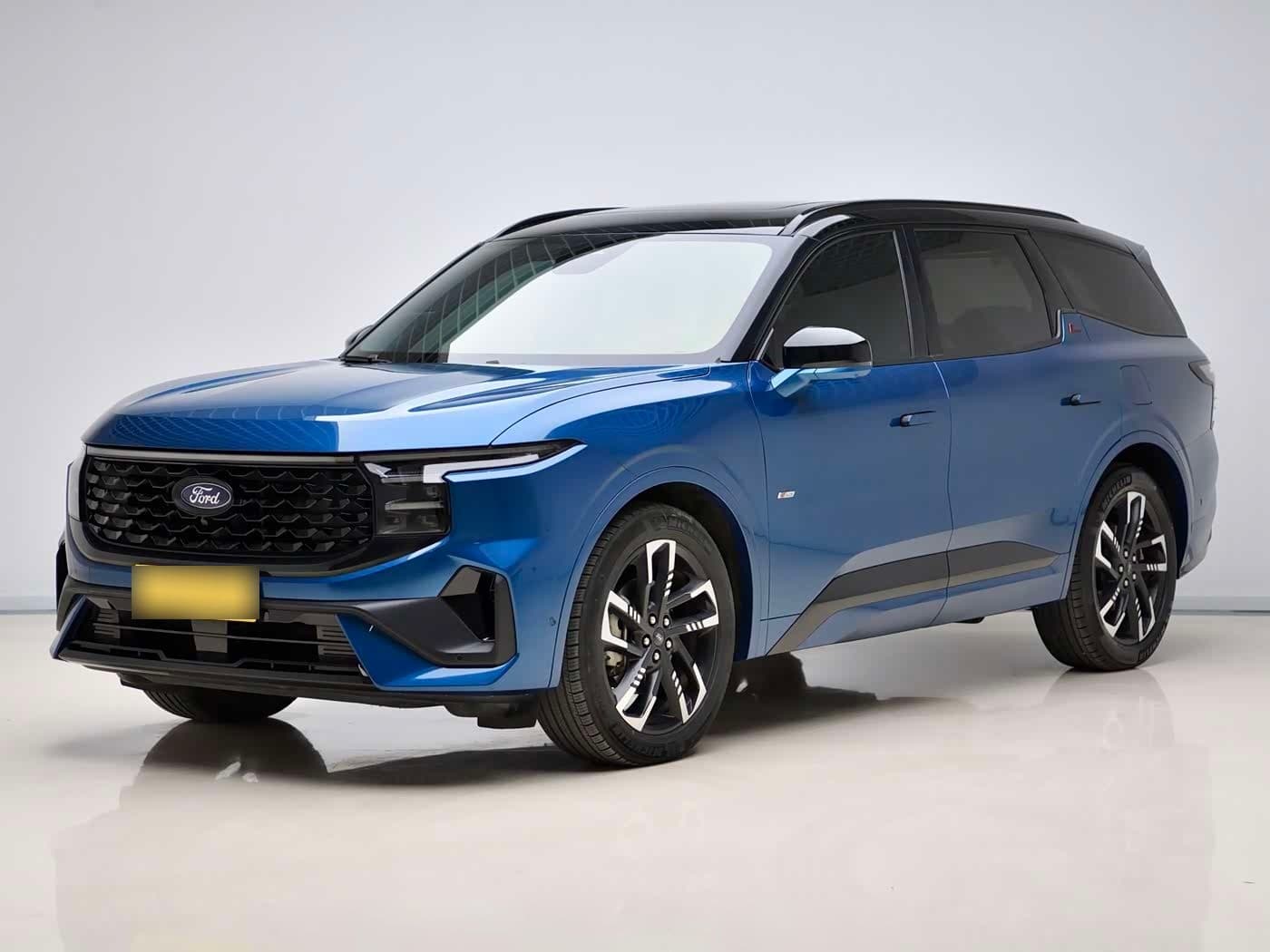 2023 Ford Edge front exterior