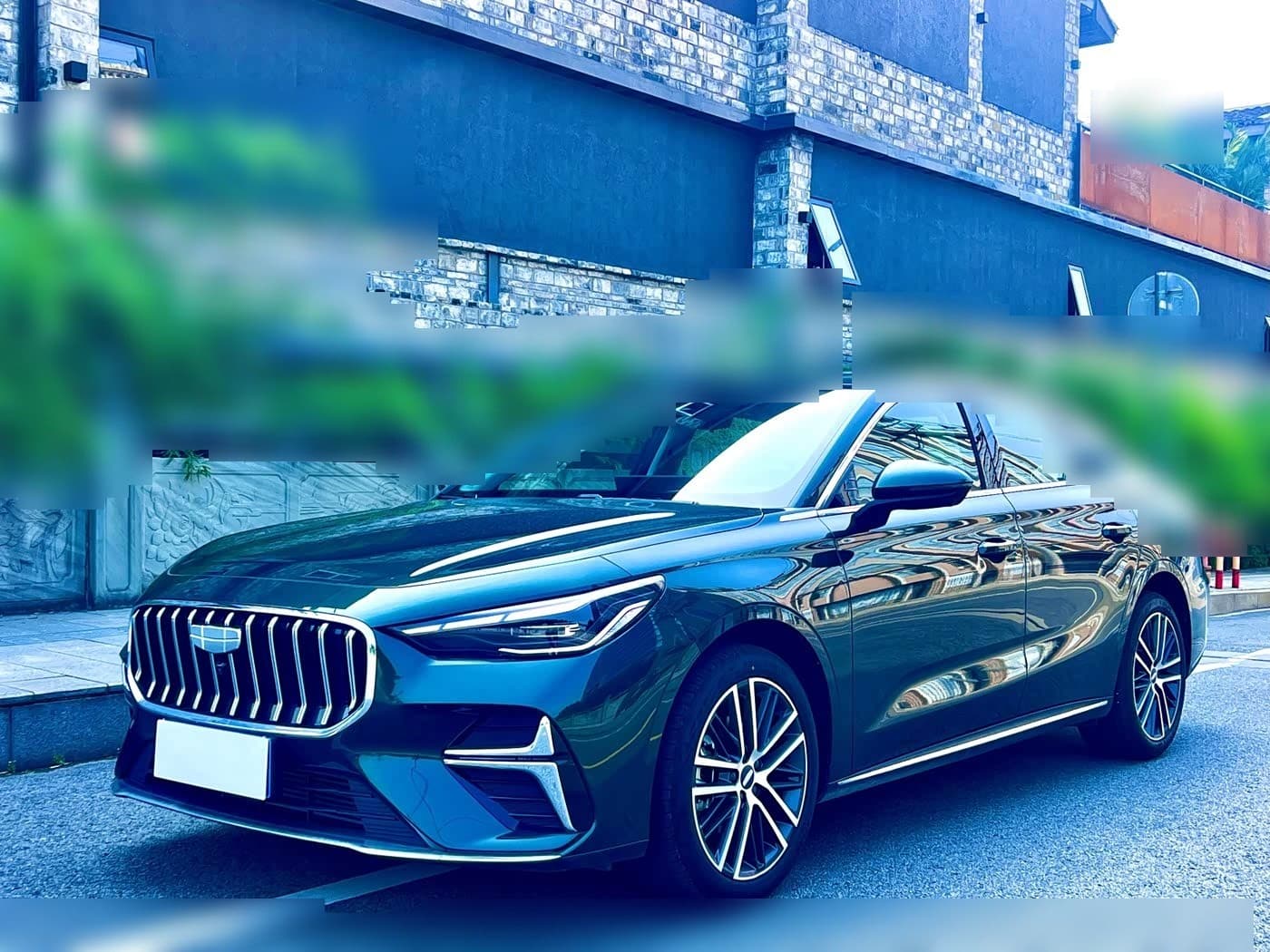 2025 Geely Emgrand front exterior