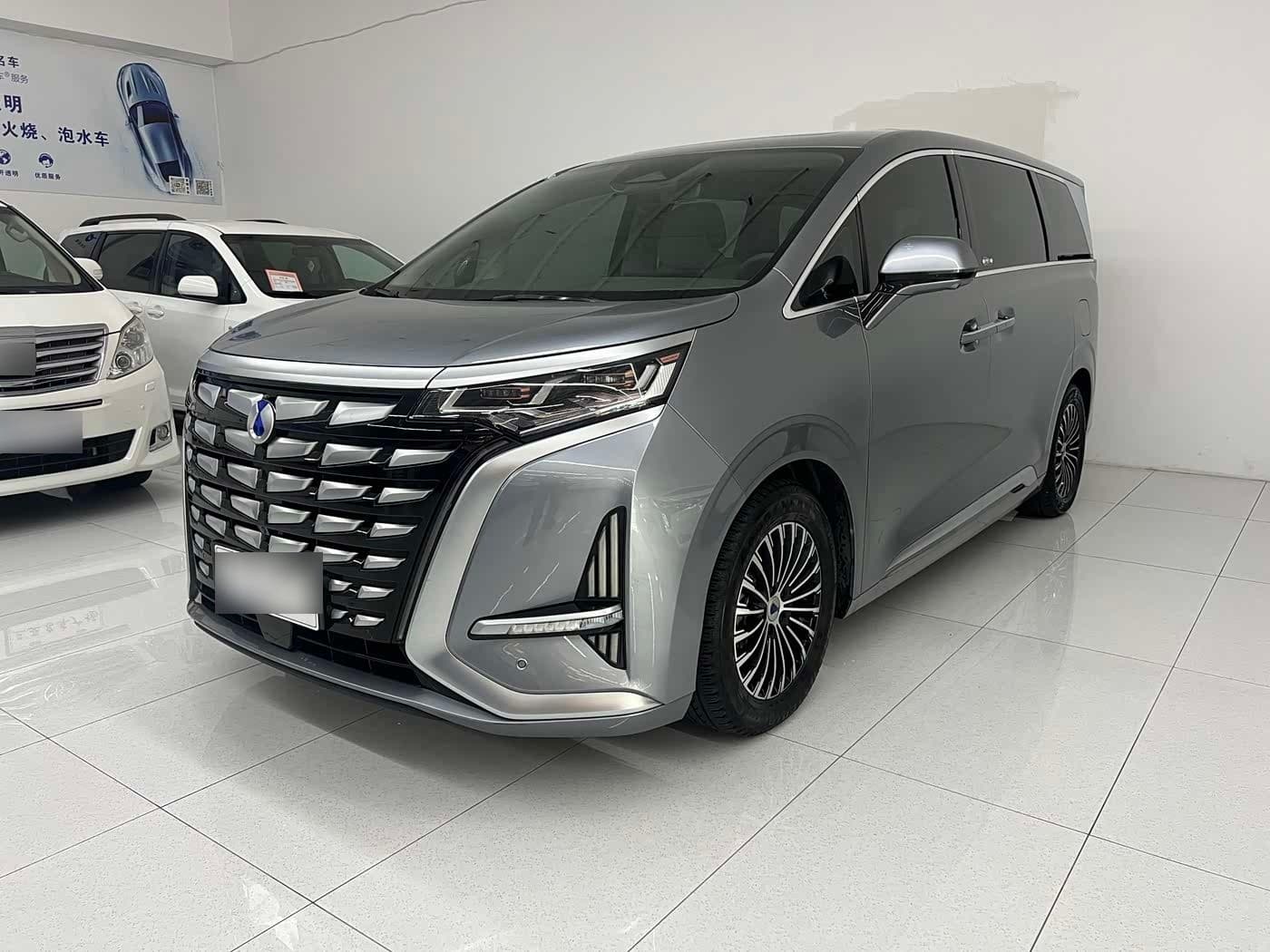2022 Denza D9 front exterior