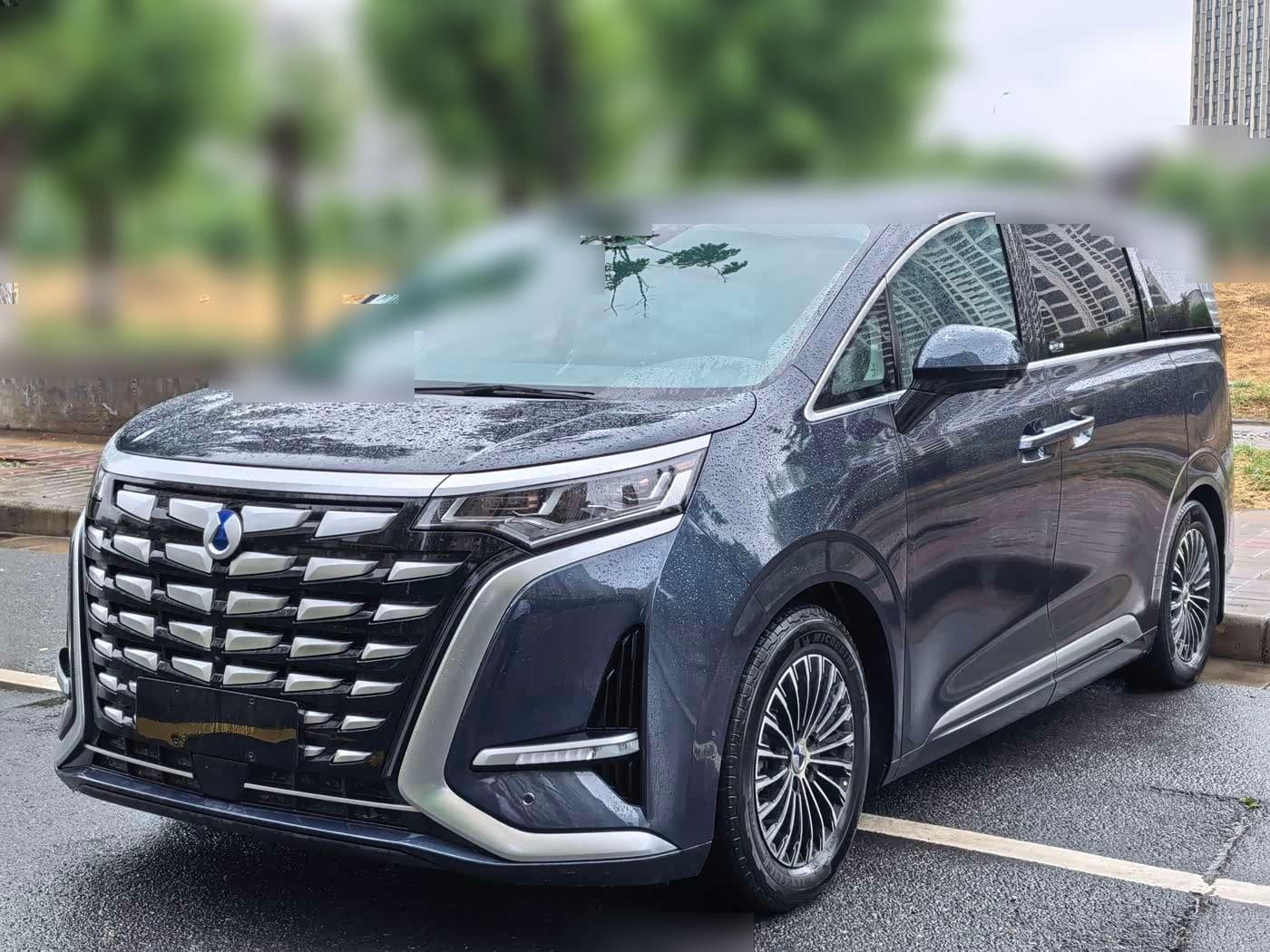2022 Denza D9 front exterior