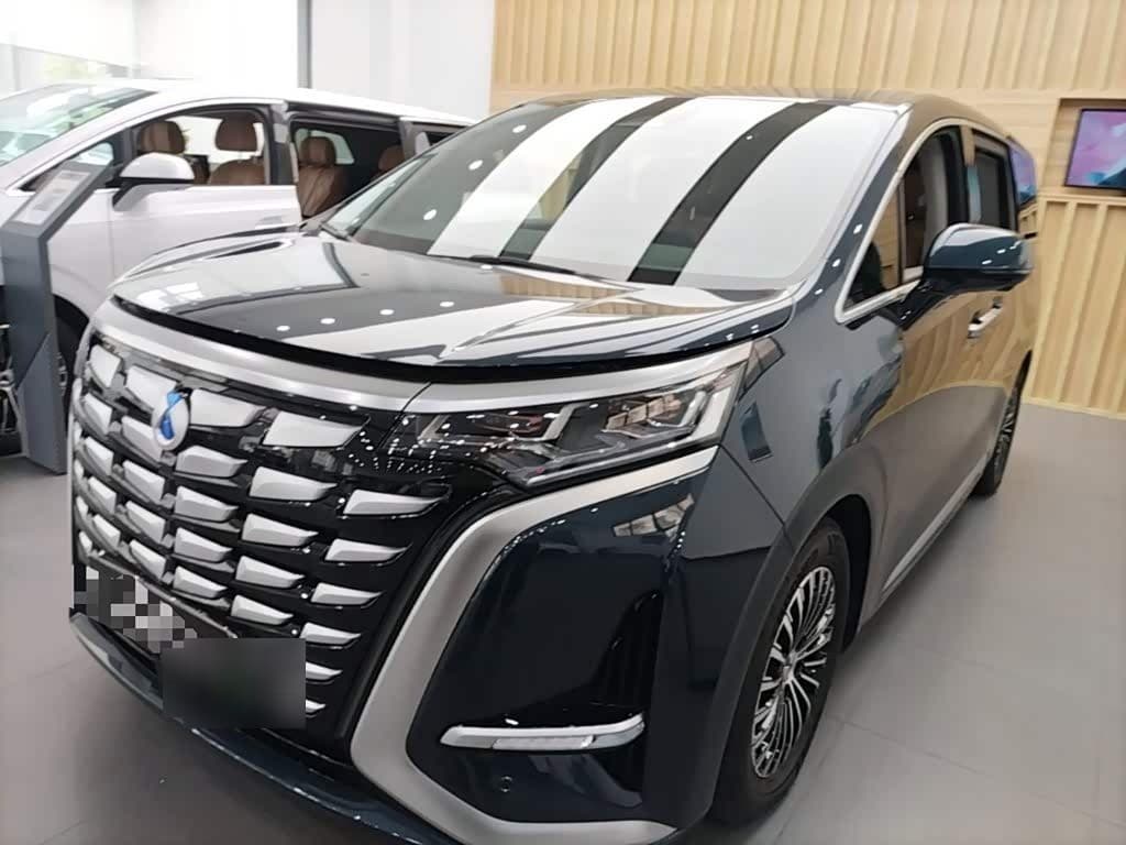 2022 Denza D9 front exterior