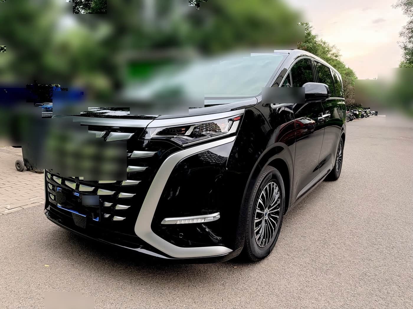 2022 Denza D9 front exterior