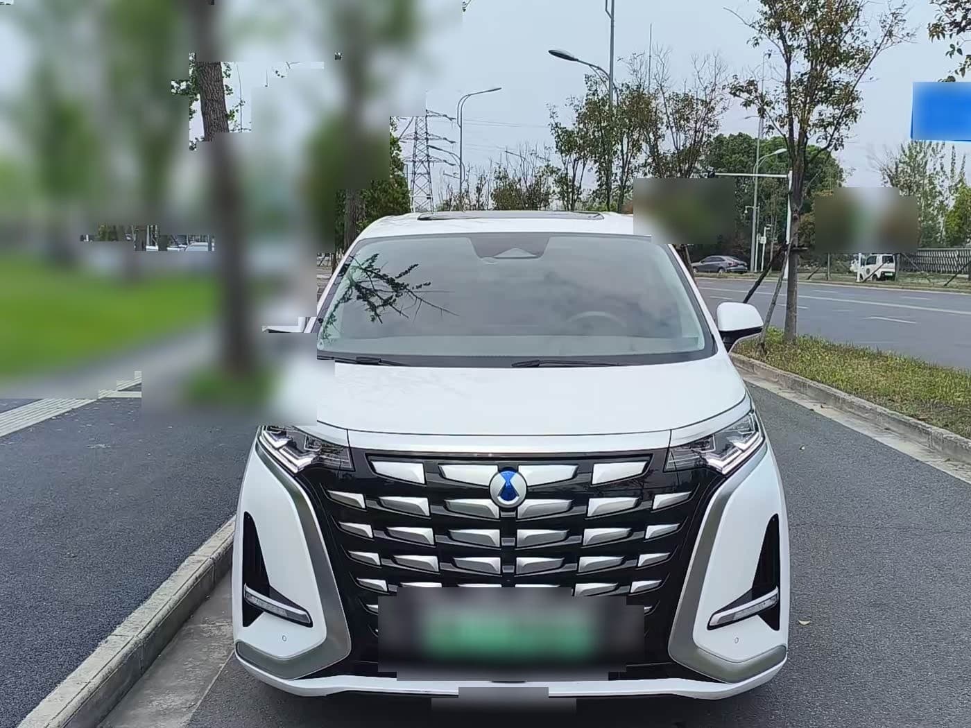 2022 Denza D9 front exterior