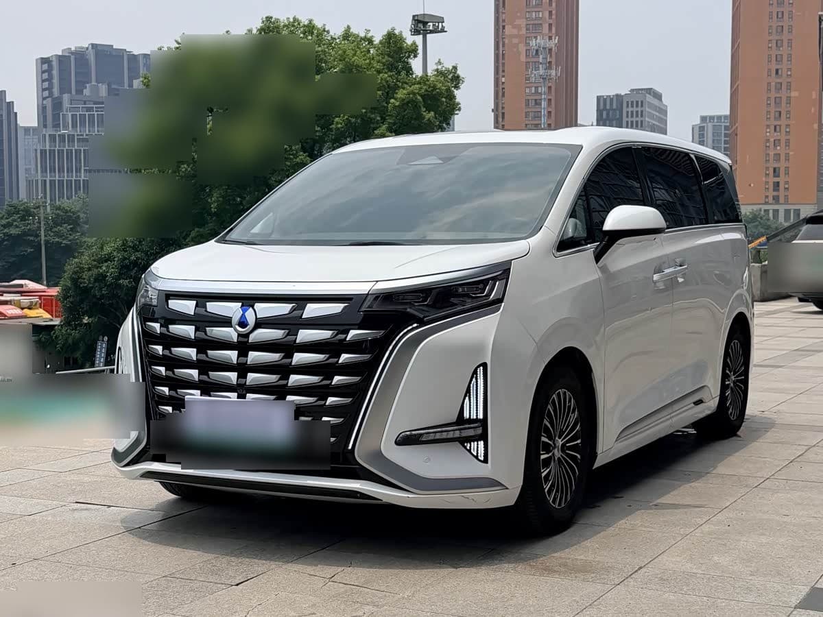 2022 Denza D9 front exterior