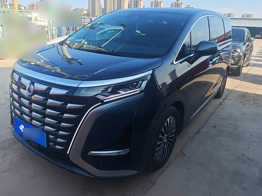 2022 Denza D9 front exterior