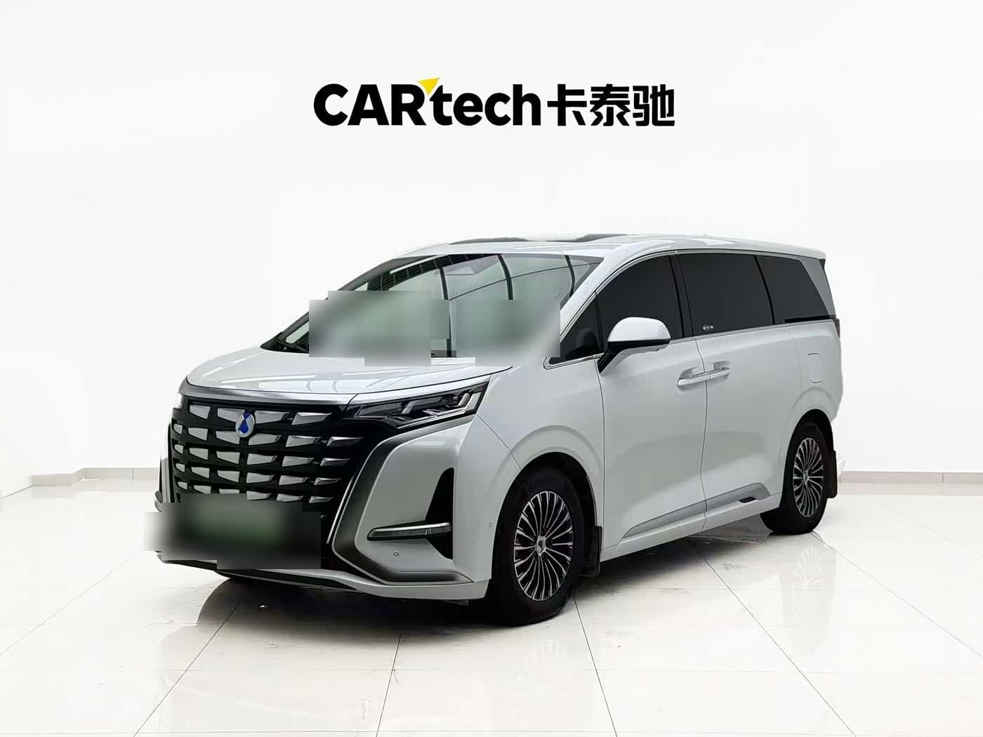 2022 Denza D9 front exterior
