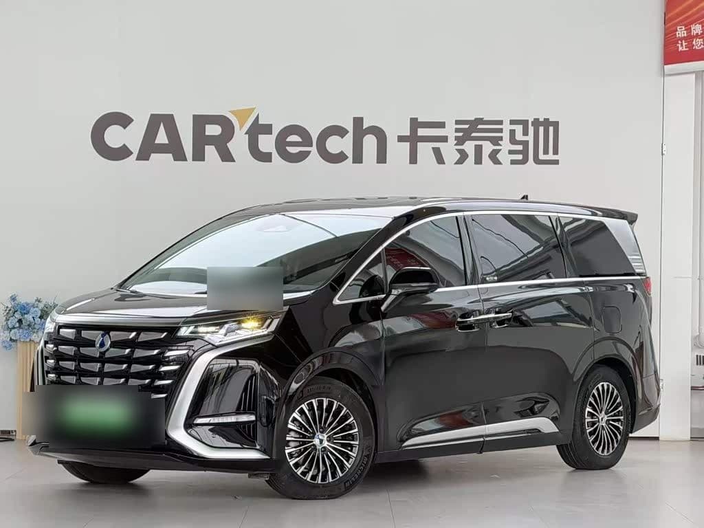 2022 Denza D9 front exterior