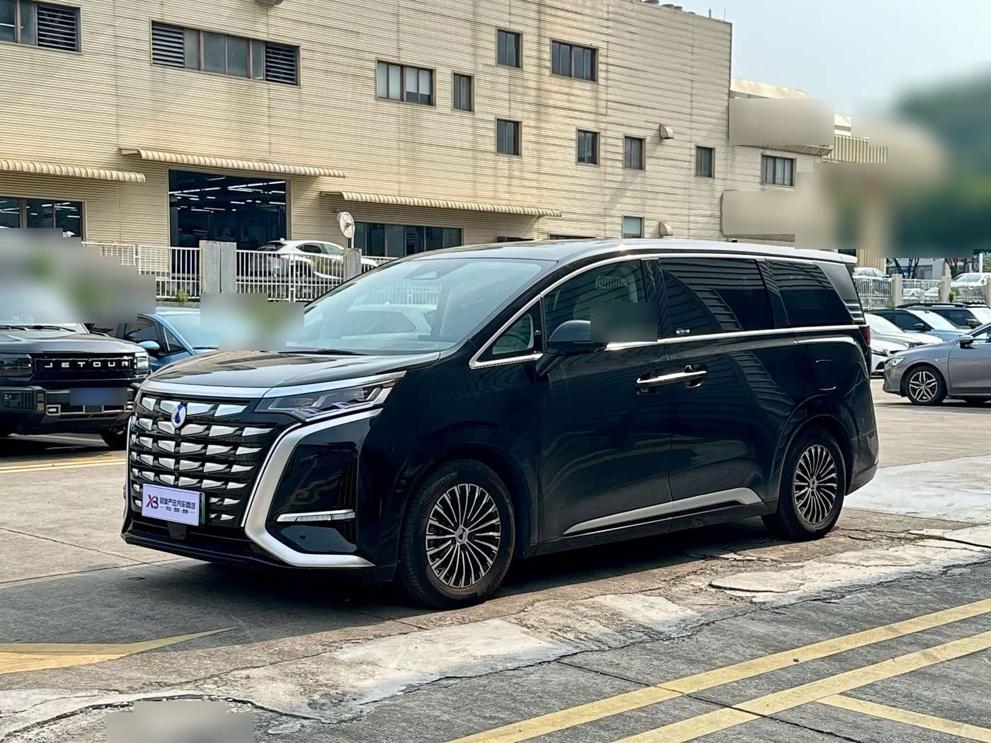 2022 Denza D9 front exterior
