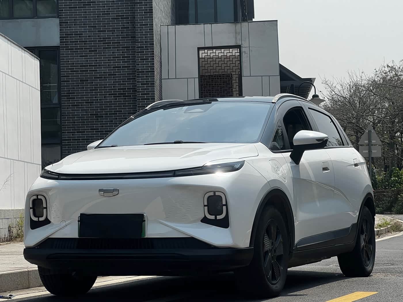 2022 Geely Geometry E Firefly front exterior
