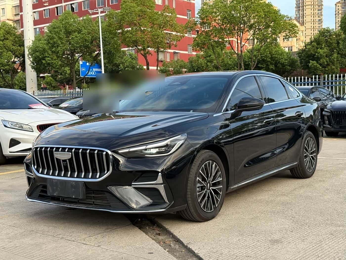2025 Geely Emgrand front exterior