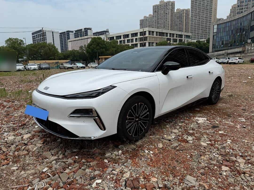 2025 Geely Galaxy Galaxy Xingyao 8 front exterior