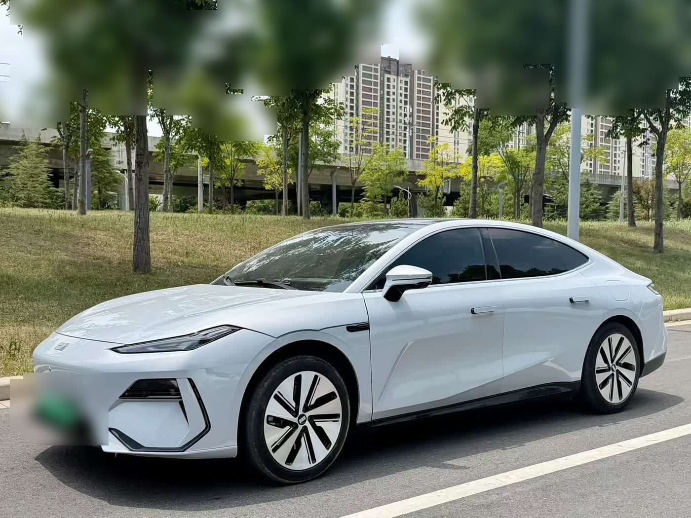 2024 Geely Galaxy Galaxy E8 front exterior