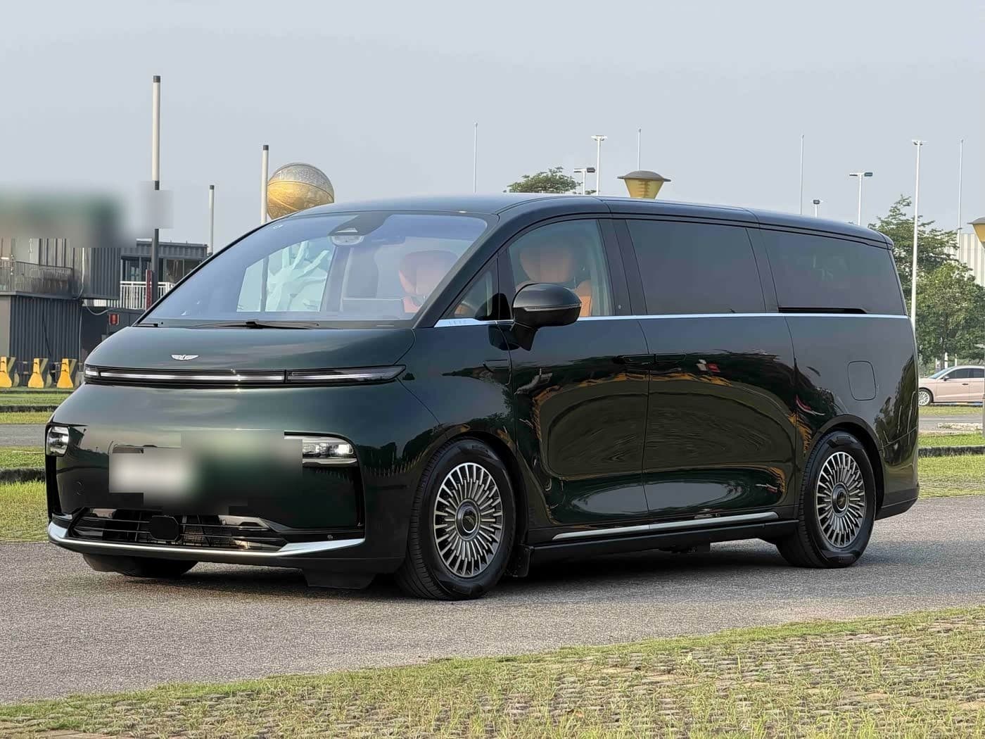 2025 Geely Galaxy Yizhen L380 front exterior