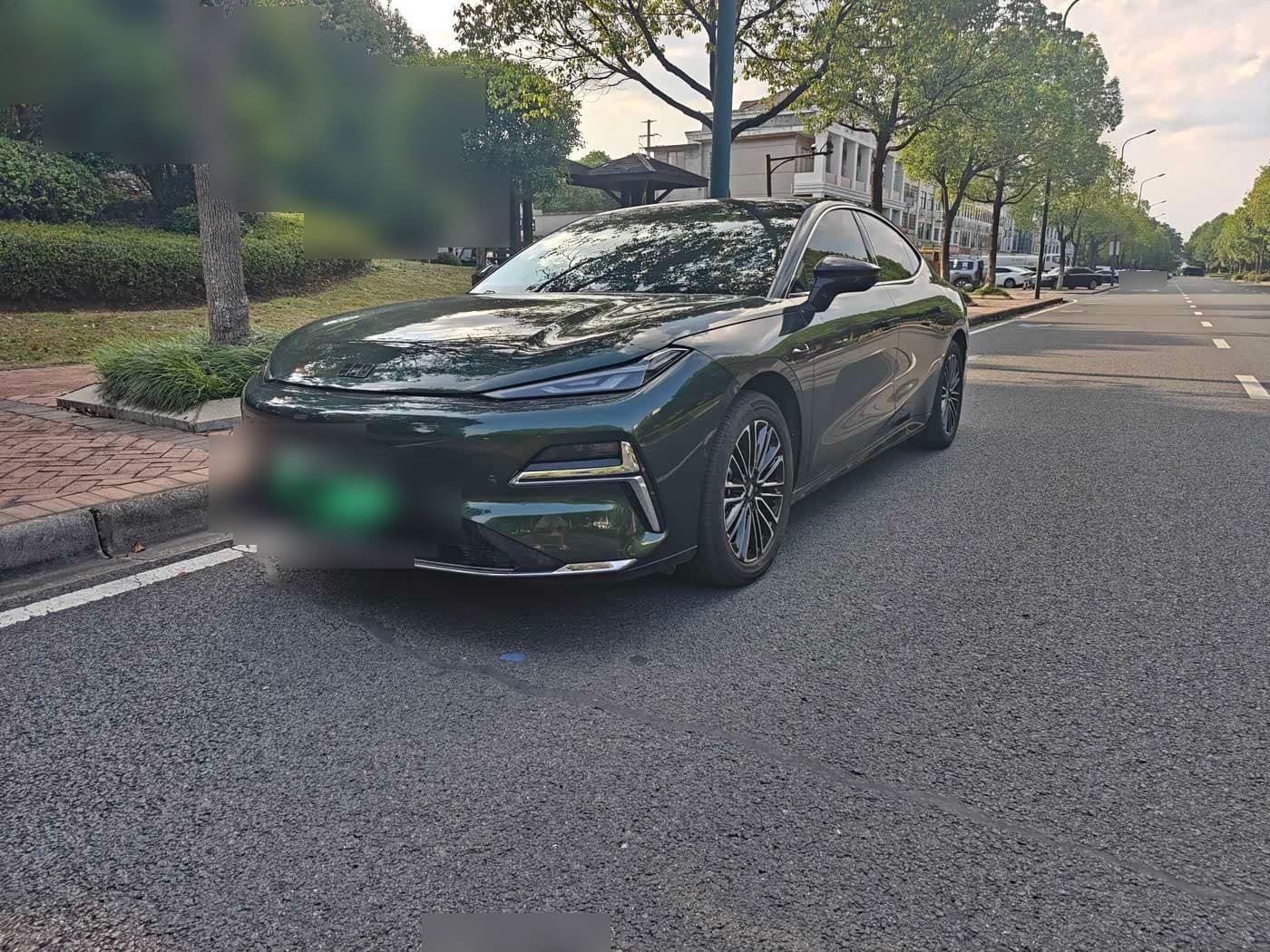 2025 Geely Galaxy Galaxy Xingyao 8 front exterior