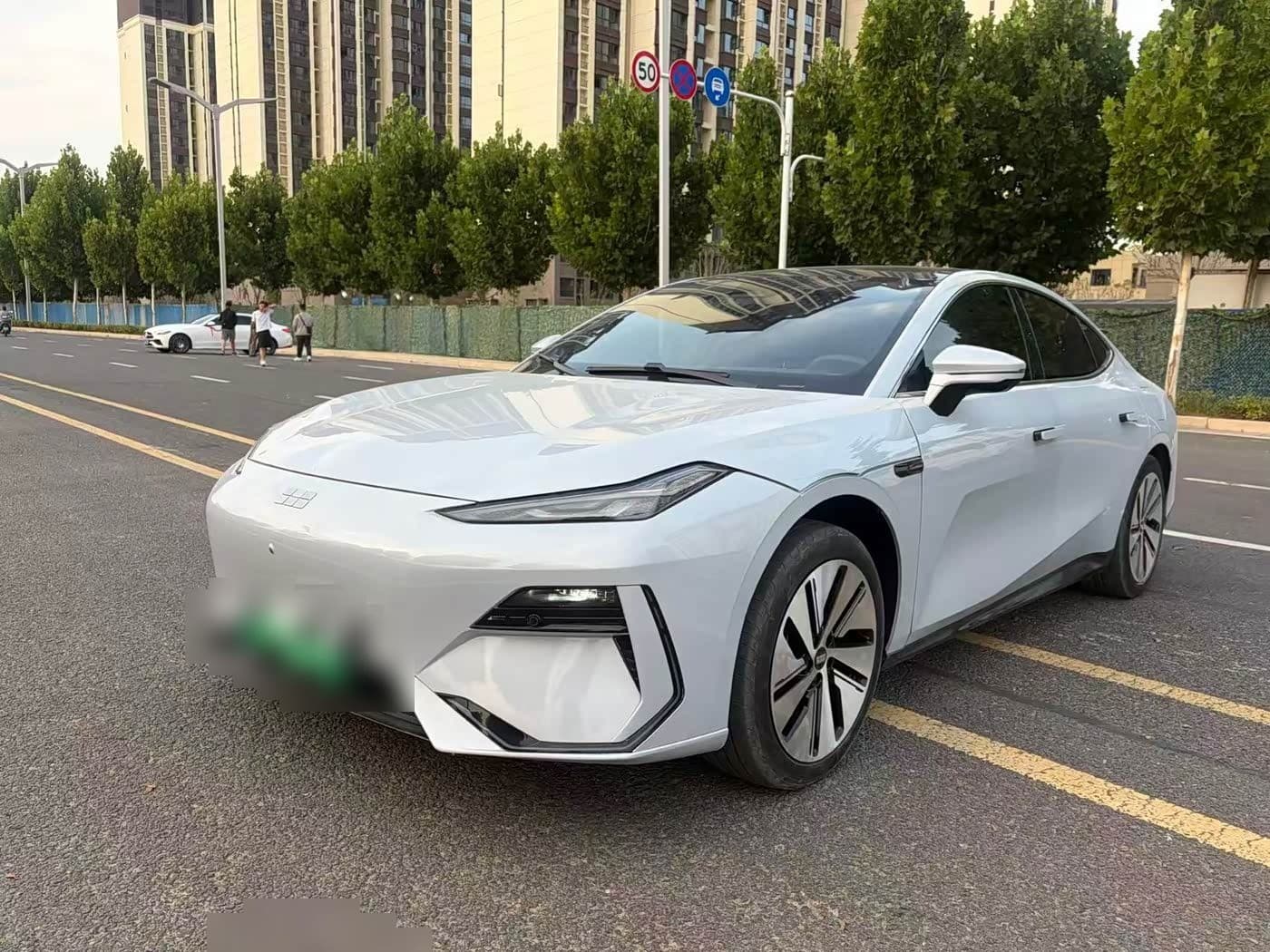 2024 Geely Galaxy Galaxy E8 front exterior
