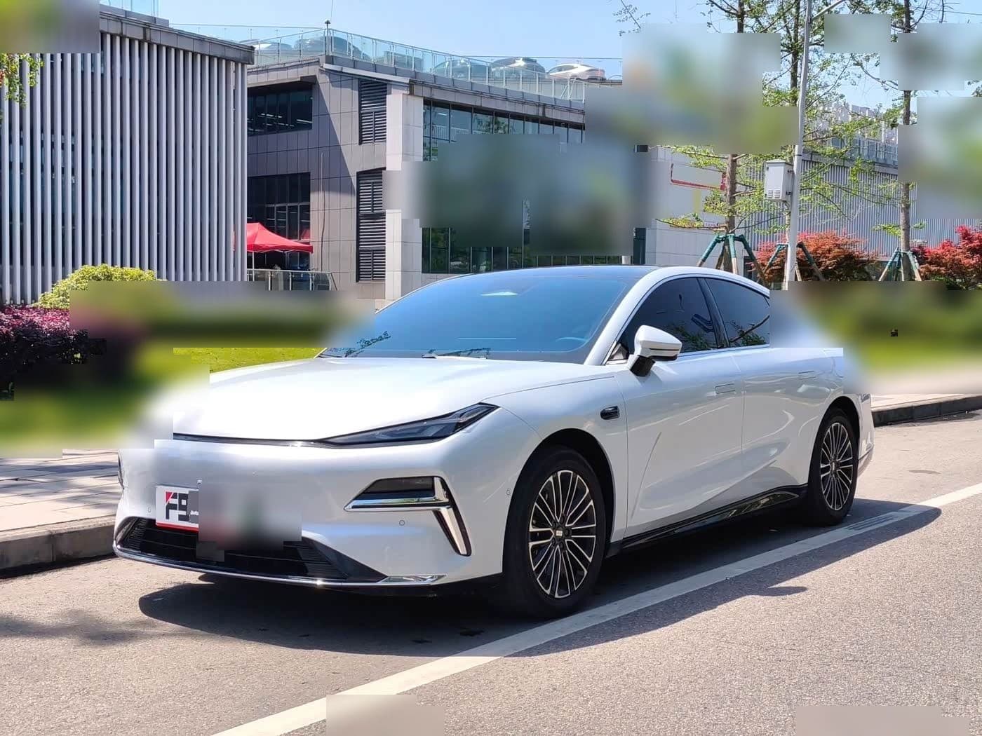 2025 Geely Galaxy Galaxy Xingyao 8 front exterior
