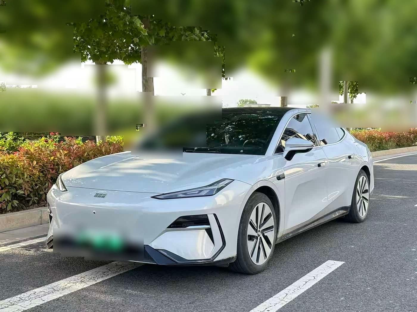 2024 Geely Galaxy Galaxy E8 front exterior