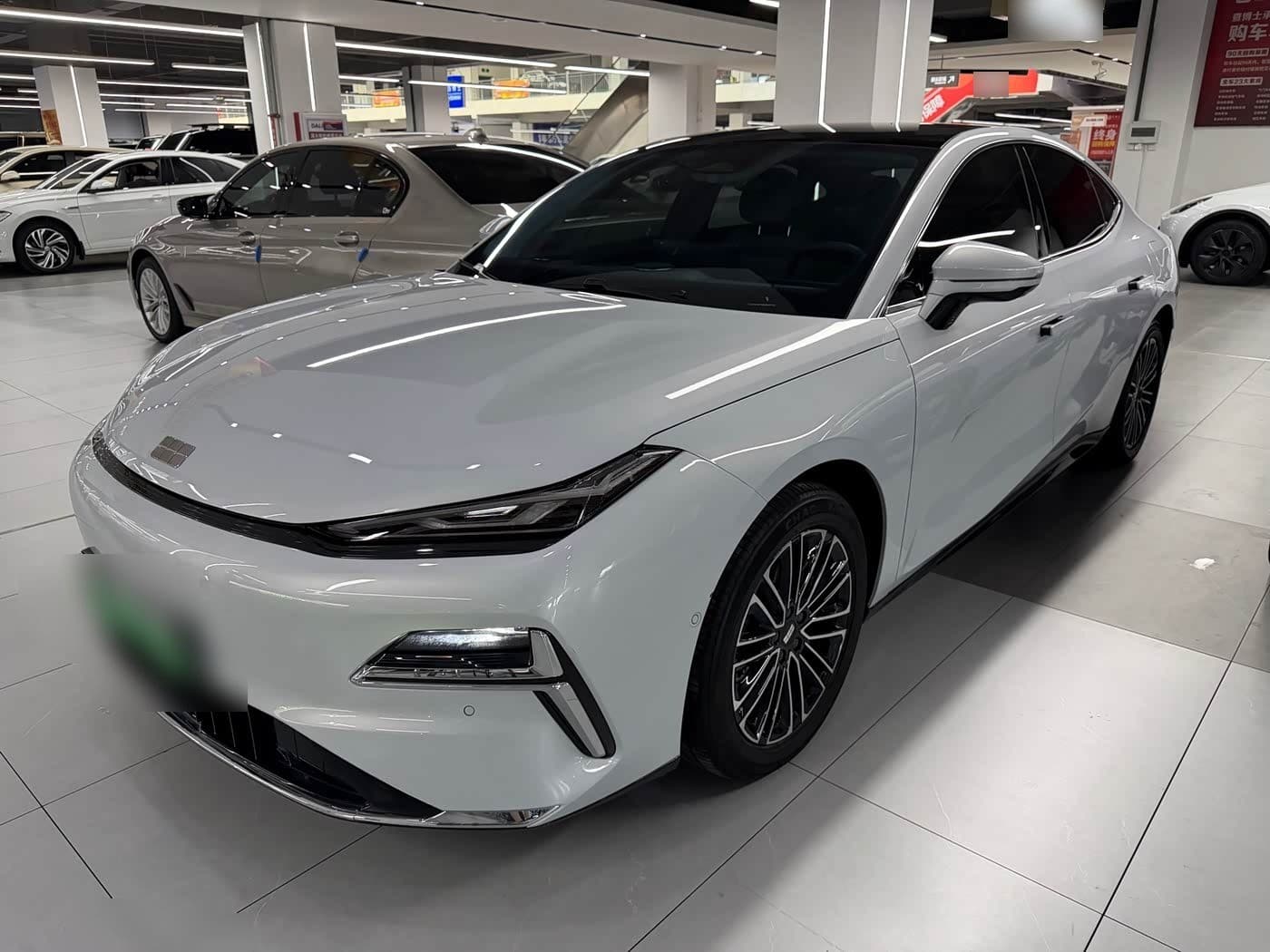2025 Geely Galaxy Galaxy Xingyao 8 front exterior