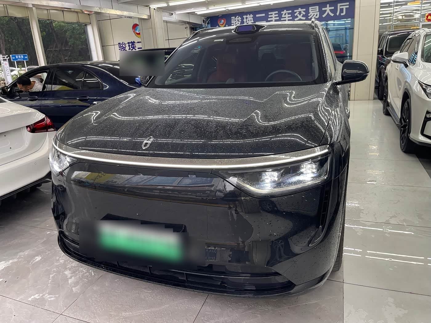 2025 AITO Wenjie AITO M8 front exterior