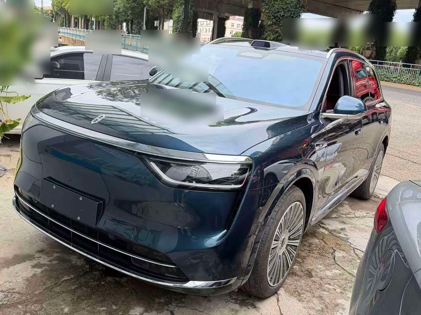 2025 AITO Wenjie AITO M8 front exterior