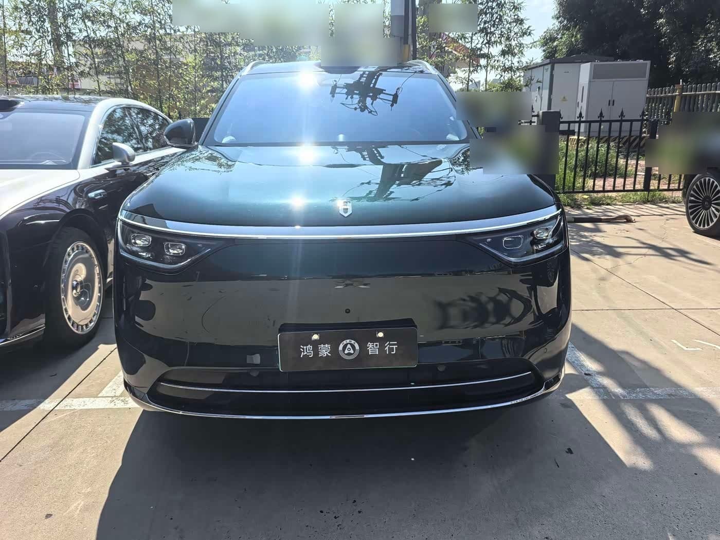 2025 AITO Wenjie AITO M8 front exterior
