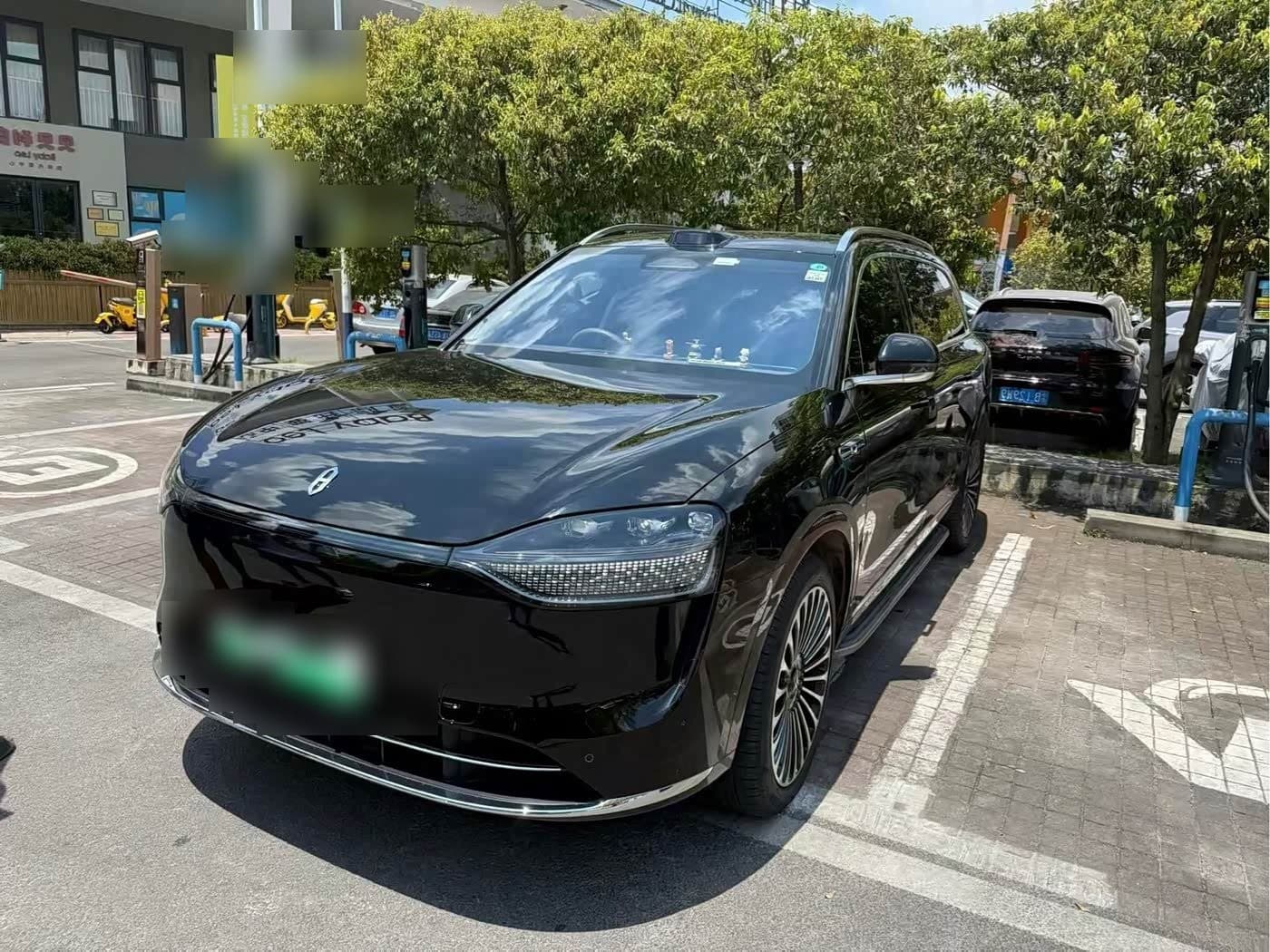 2023 AITO Wenjie AITO M9 front exterior