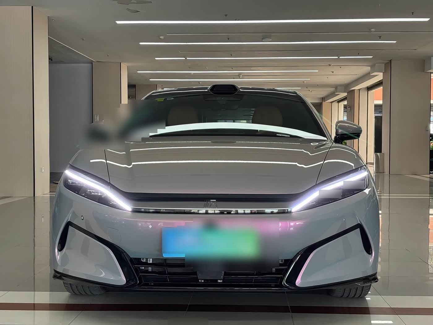 2025 BYD Han L front exterior