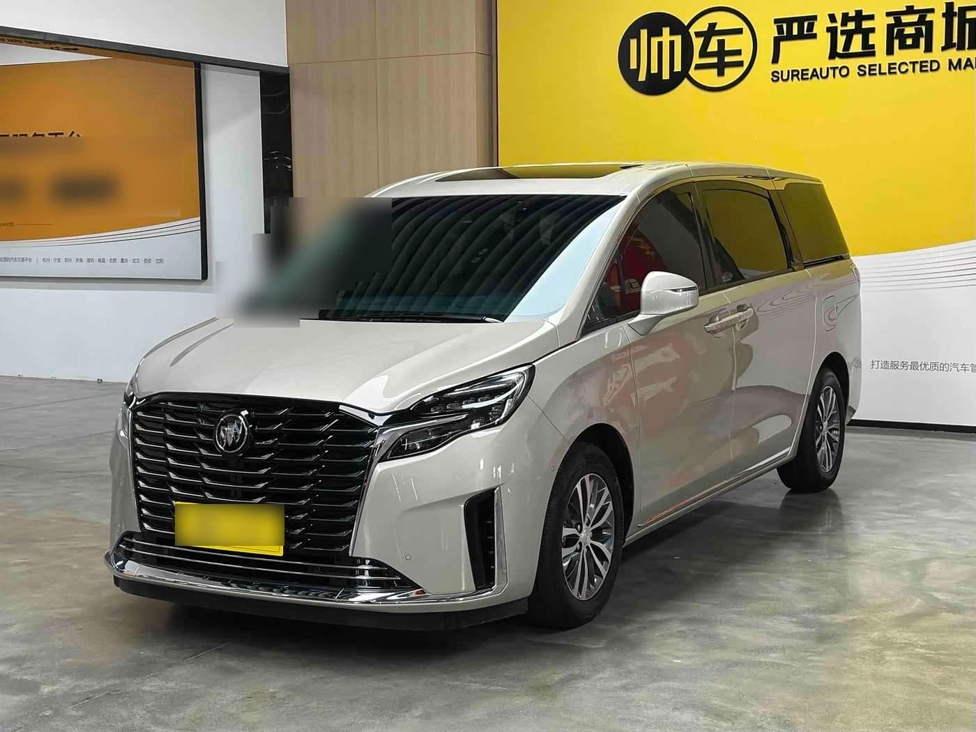 2022 Buick GL8 front exterior