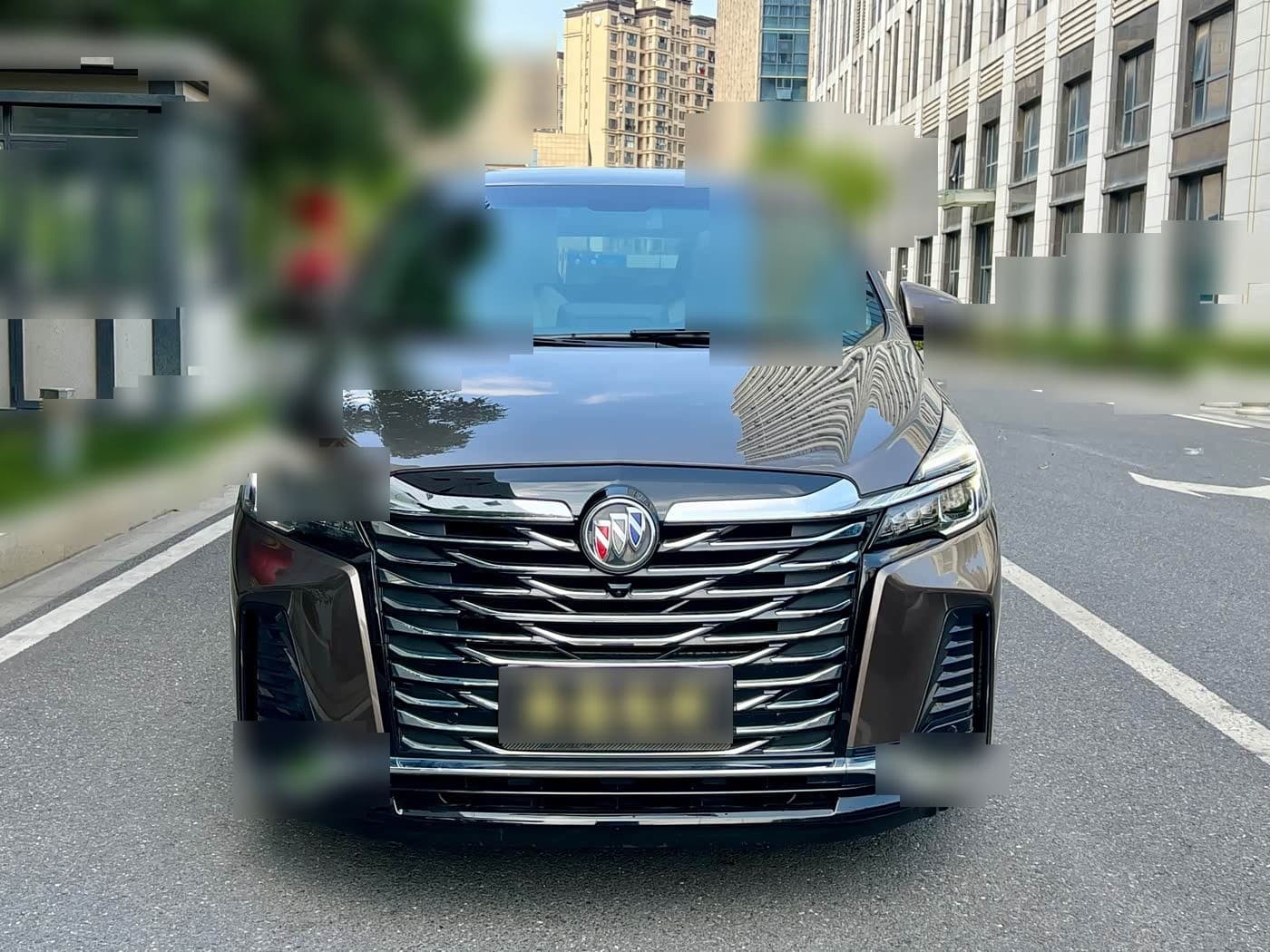 2022 Buick GL8 front exterior