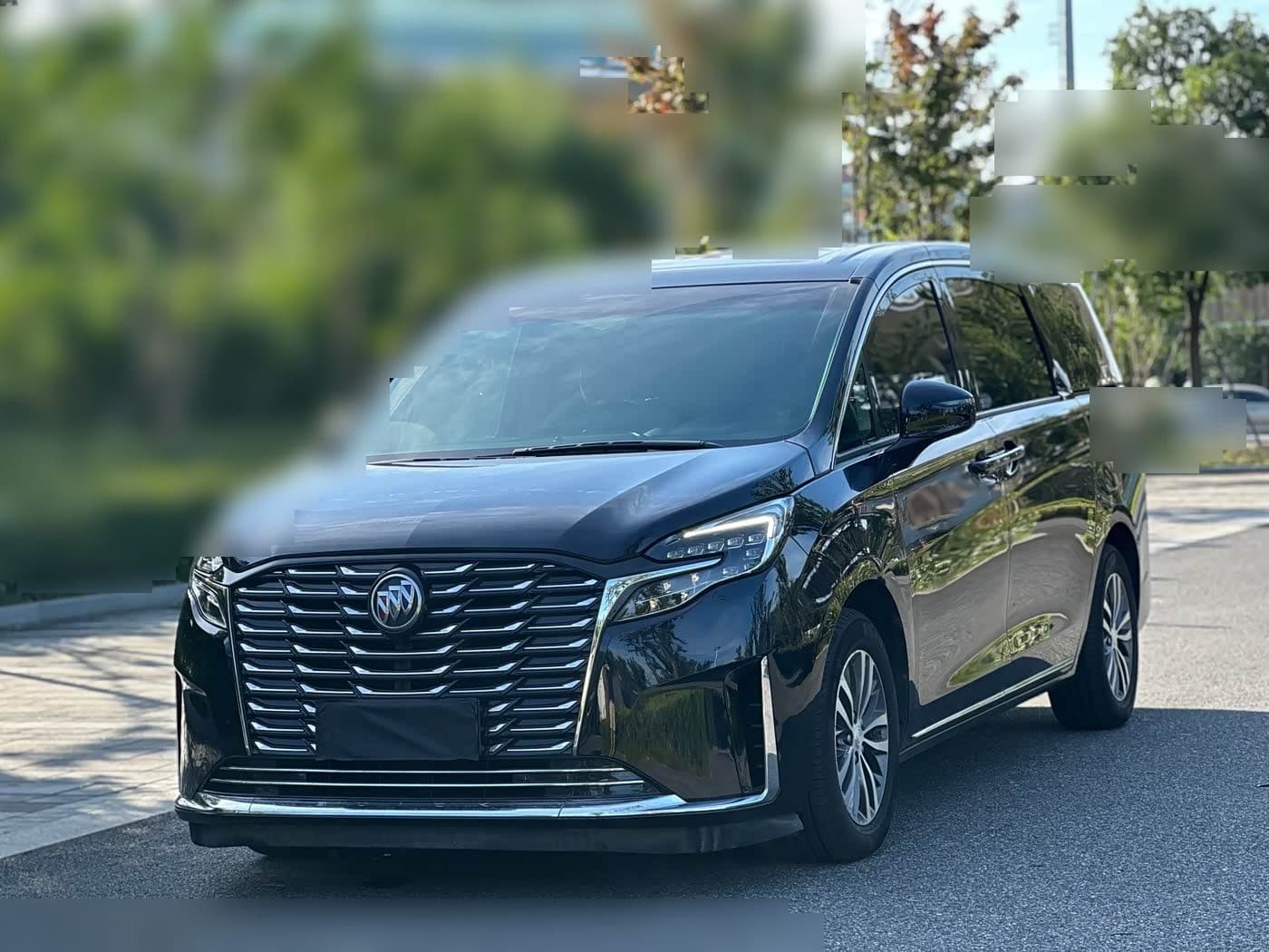 2022 Buick GL8 front exterior