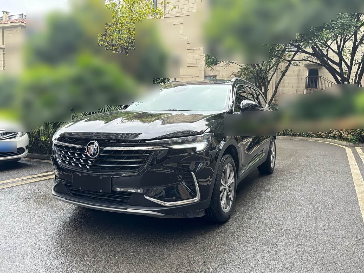 2022 Buick Envision Plus front exterior