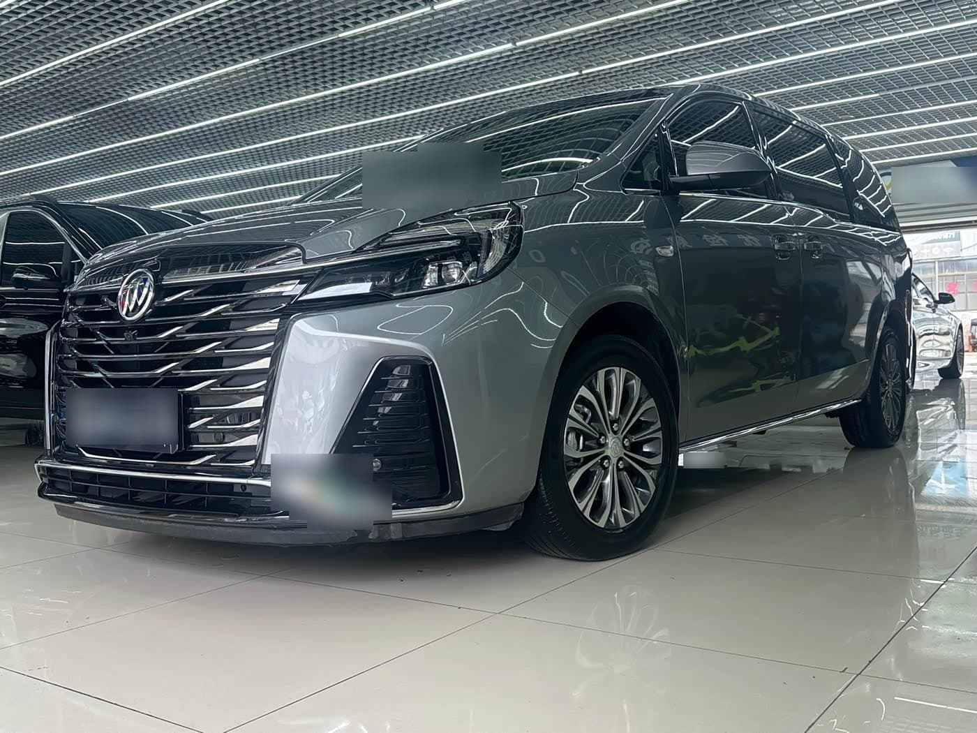 2022 Buick GL8 front exterior