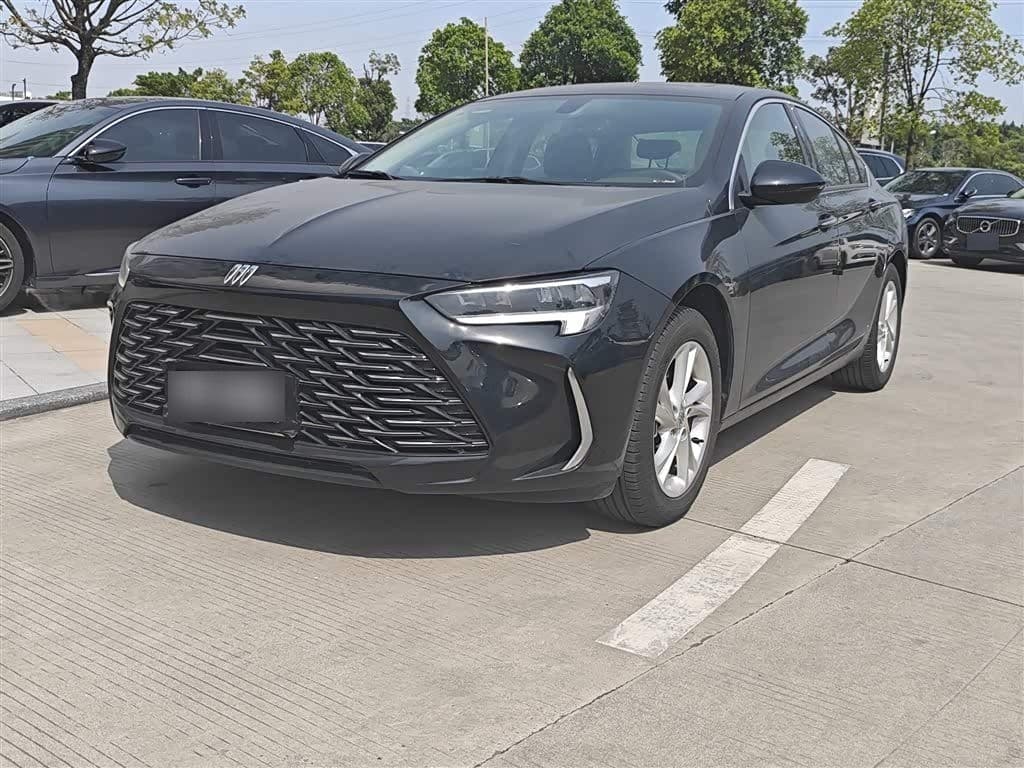 2023 Buick Regal front exterior