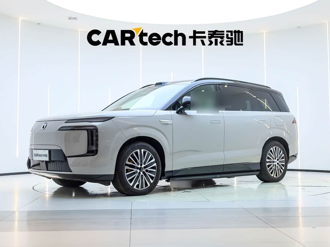 2025 Denza N8L front exterior