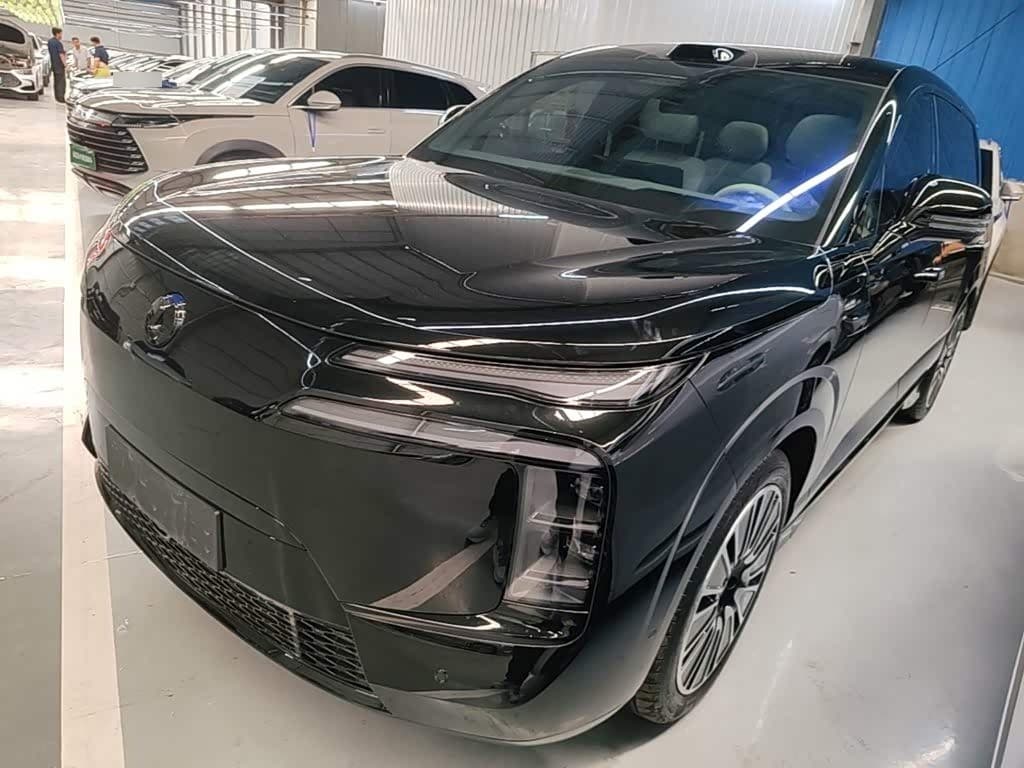 2025 Denza N8L front exterior
