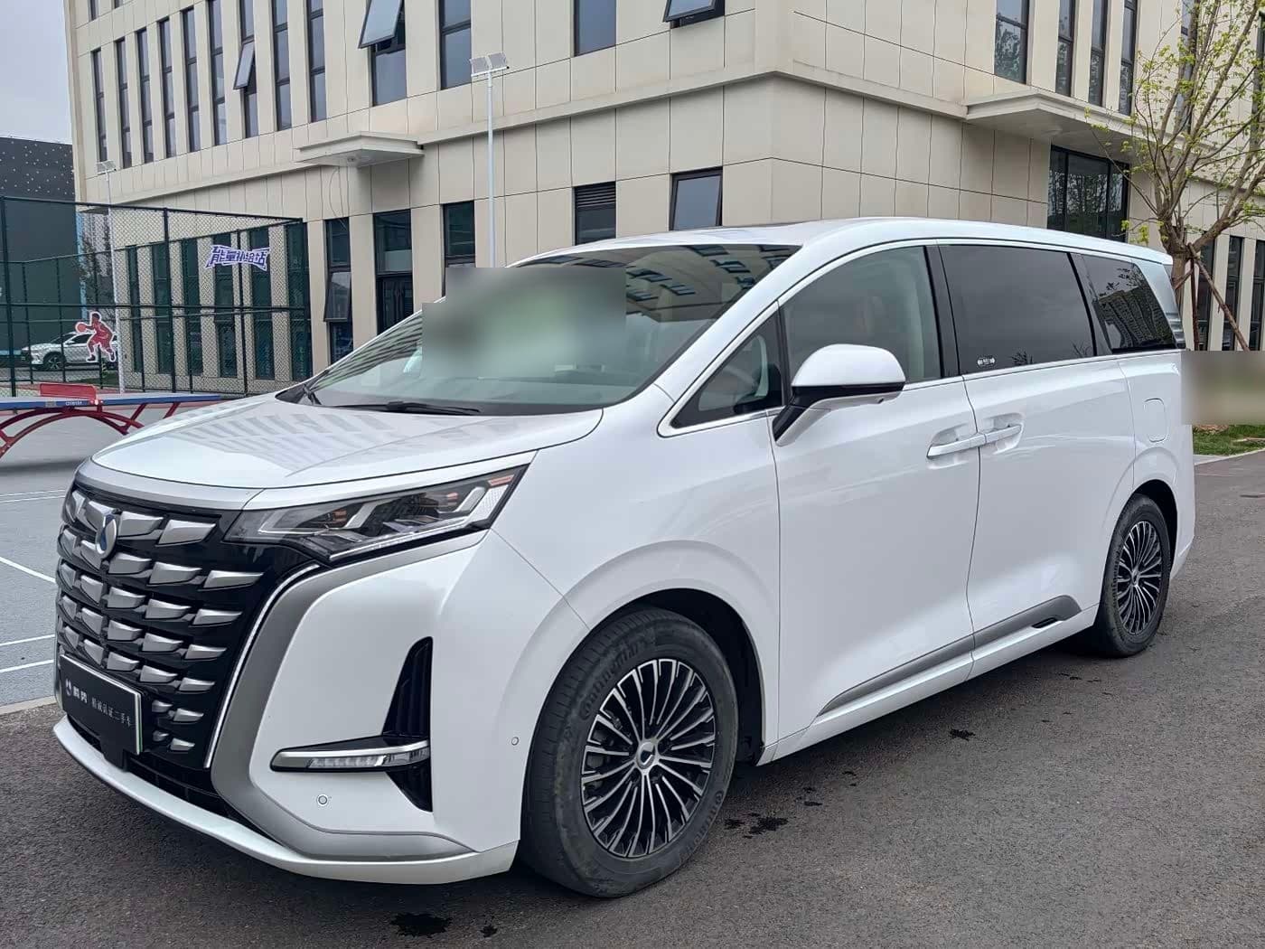 2022 Denza D9 front exterior